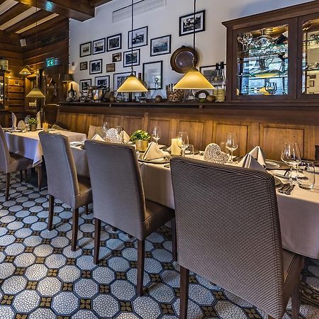 Wellings Romantik Hotel Zur Linde Moers Eksteriør billede