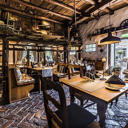 Wellings Romantik Hotel Zur Linde Moers Eksteriør billede
