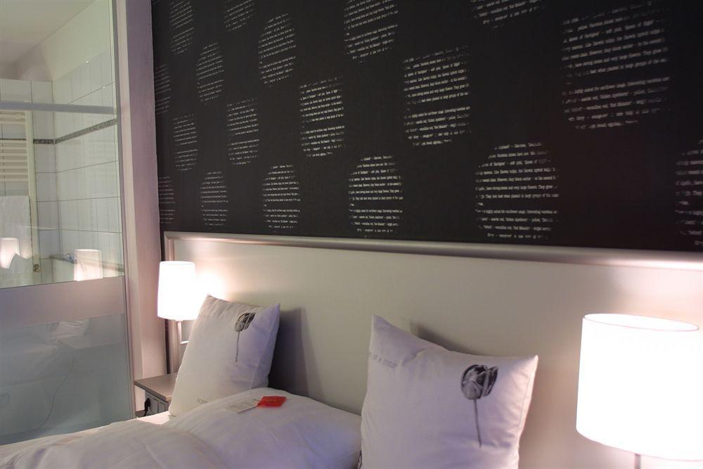 Wellings Romantik Hotel Zur Linde Moers Eksteriør billede