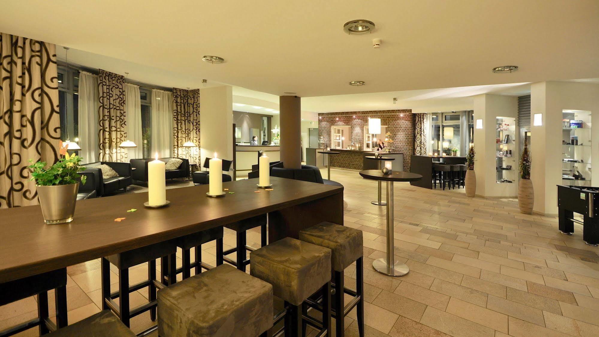 Wellings Romantik Hotel Zur Linde Moers Eksteriør billede