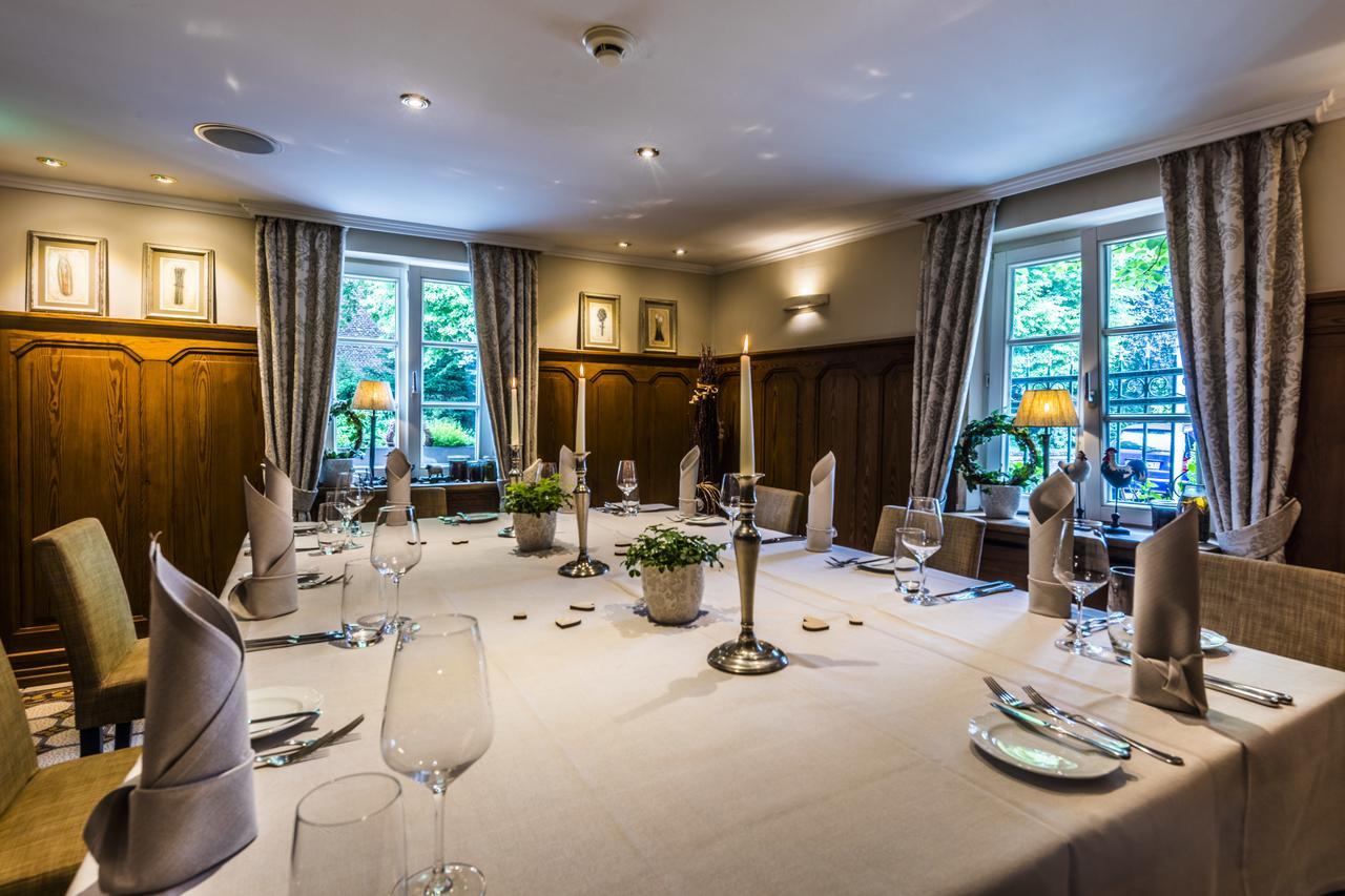 Wellings Romantik Hotel Zur Linde Moers Eksteriør billede
