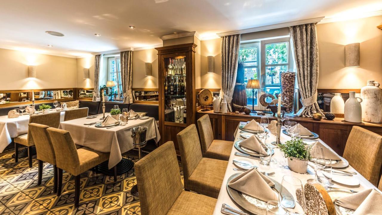 Wellings Romantik Hotel Zur Linde Moers Eksteriør billede
