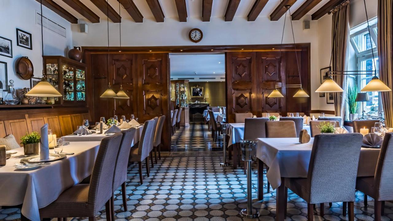Wellings Romantik Hotel Zur Linde Moers Eksteriør billede