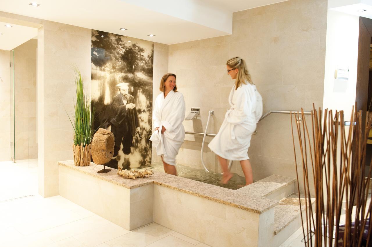 Wellings Romantik Hotel Zur Linde Moers Eksteriør billede