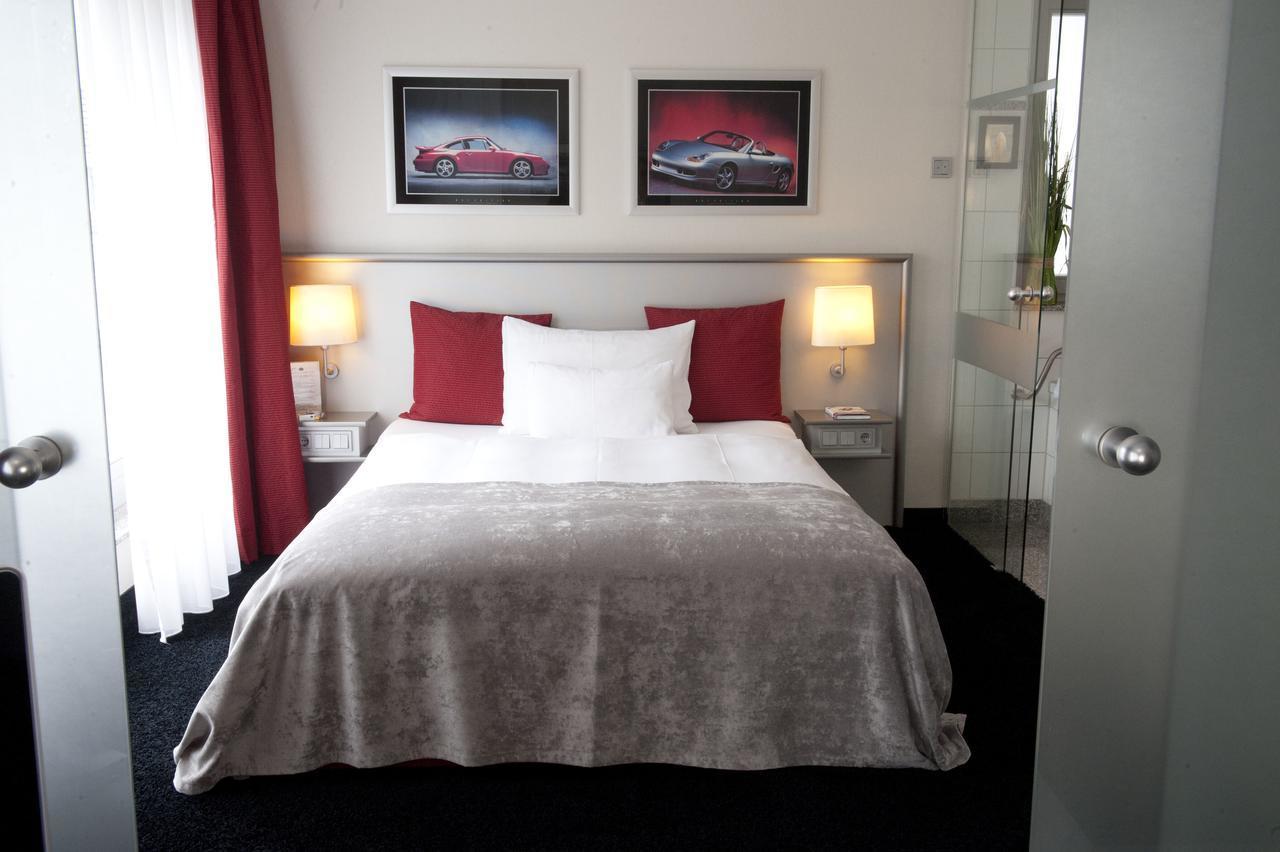 Wellings Romantik Hotel Zur Linde Moers Eksteriør billede